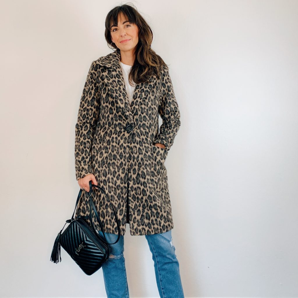 Jennifer Sattler Stylist
YSL Black camera bag
leopard print coat
neutral print leopard jacket
