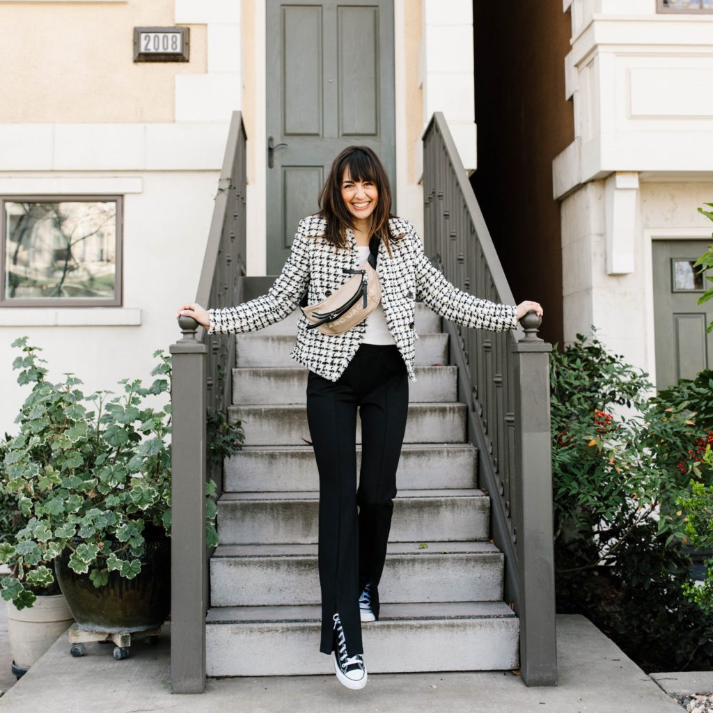 Jennifer Sattler brownstone steps sacramento photo shoot black and white tweed jacket black pants with slit black and white converse high top sneakers belt bag marc by marc jacobs blazer outfit street style

